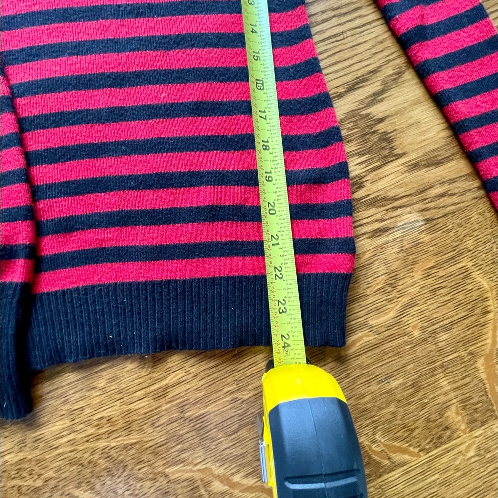Express Sweater - Picture 3 of 7